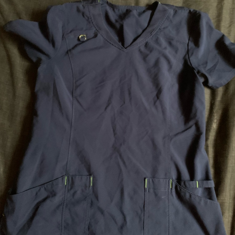 Scrub tops, jackets - Picture 3 of 12